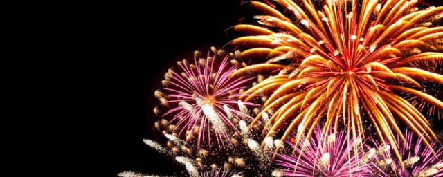 描写烟花绽放的短句(描述烟花绽放的句子)