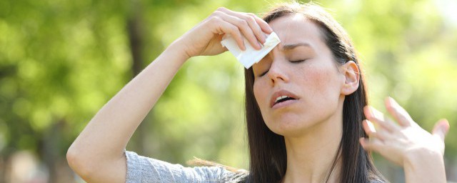 夏天注意防暑的温馨提示句子(让大家注意防暑的句子?)