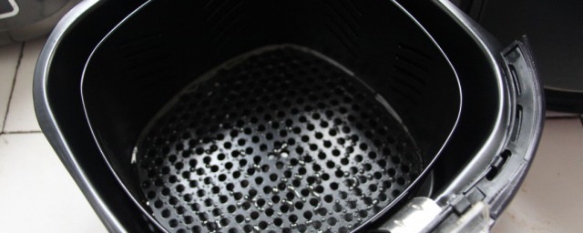 空气炸锅要不要用油(空气炸锅到底要不要油)