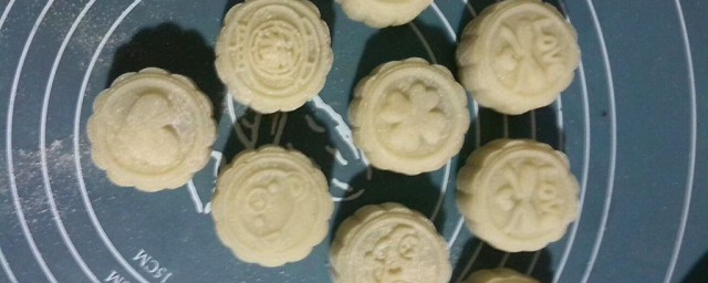 普通月饼皮最简单制作方法(月饼皮怎么做的方法教程)