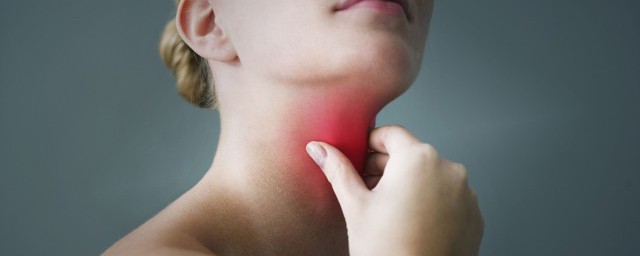 早上起来嗓子疼的处理办法(晨起嗓子疼怎么办)