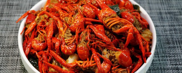 小龙虾盖浇饭怎么做(麻辣小龙虾盖浇饭图片)