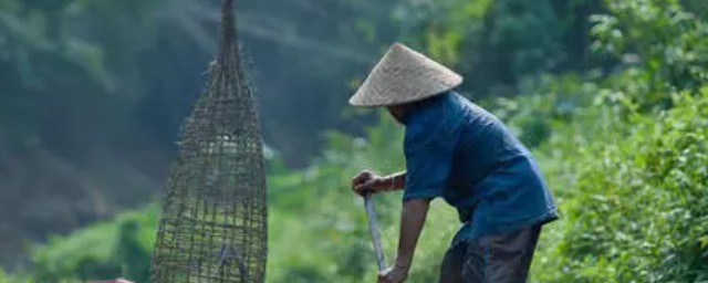 桃花源记原文(桃花源记原文带拼音版)
