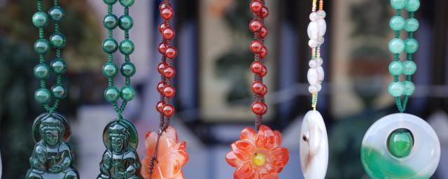 玉佩有哪些佩戴禁忌(小孩佩戴玉有什么忌讳)