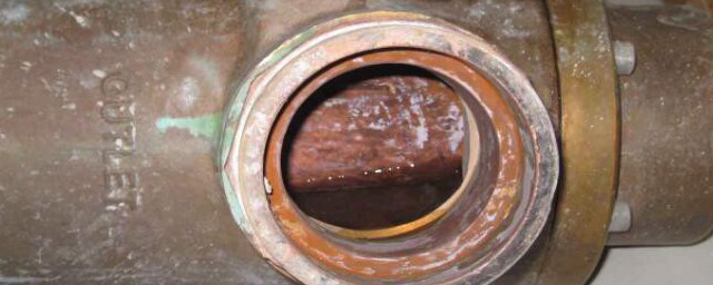 如何清洗锅炉水垢(锅炉内的水垢怎么去除)