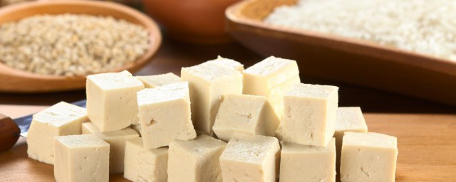 炸豆腐泡的做法步骤(炸豆腐泡的豆腐怎么做)