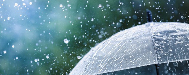 暴雨天气如何自救(暴雨天气如何自救中国消防)