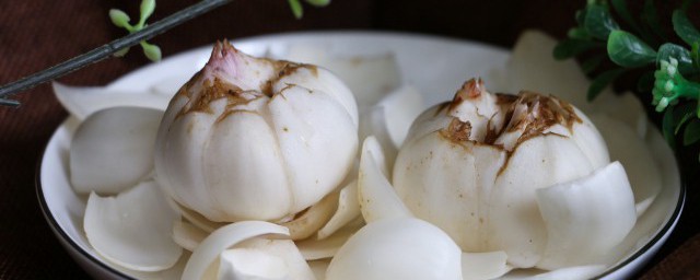 百合煮熟有点苦能不能吃(百合煮着吃会很苦吗?)