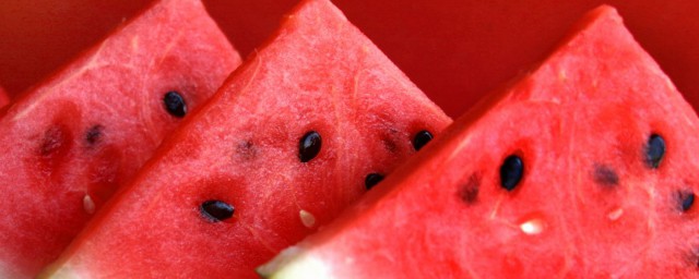 西瓜糖分高不高(西瓜糖分高不高孕妇能吃吗)