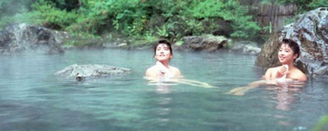 夏天泡温泉注意什么事项(夏季温泉注意事项)