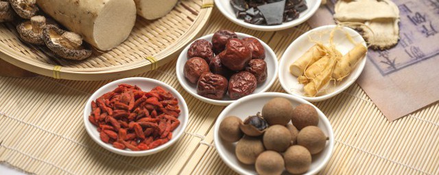 龙眼干怎么做(龙眼干怎么做成的)