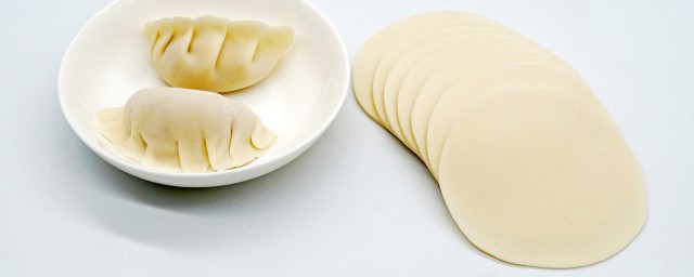剩饺子皮的吃法(剩饺子皮的简单吃法)