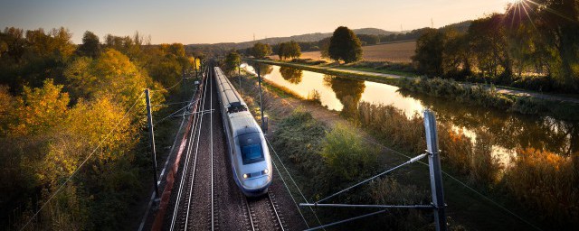 高铁一等座和二等座的不同之处(高铁一等座二等座的差别)