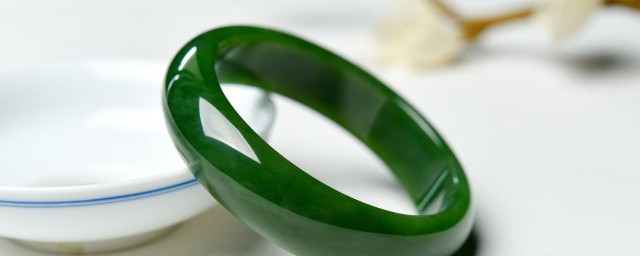 旧玉镯的清洗方法(玉镯子清洗方法)