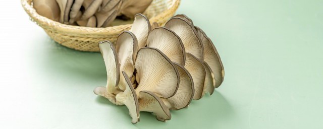 蘑菇如何焯水(蘑菇咋焯水)