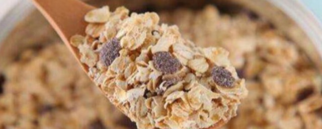 吃燕麦片有哪些好处和坏处(常吃燕麦片有啥好处)