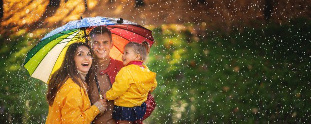 关于赞美秋雨的句子(形容秋雨的美句)
