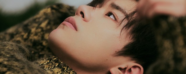 关于易烊千玺名字的由来介绍(易烊千玺名字的由来是什么)