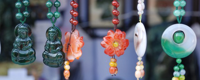 关于玉牌的一些禁忌(玉牌佩戴的禁忌年轻人为什么不能戴玉)