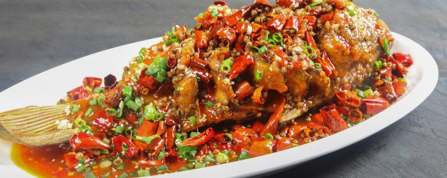 糖醋鲫鱼怎么做(糖醋鲫鱼怎么做好吃视频)