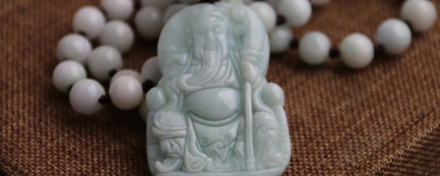 佩戴关公吊坠有哪些讲究和禁忌(佩戴关公吊坠好吗)