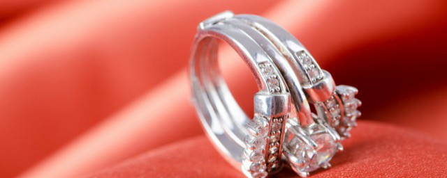 洗银水对银子的伤害(洗银水伤害银器吗)