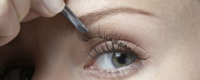 适合嫁接睫毛发朋友圈句子(嫁接睫毛朋友圈宣传语)