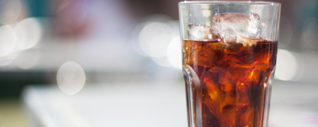 汽水喝多了的危害(汽水喝多了好不好)