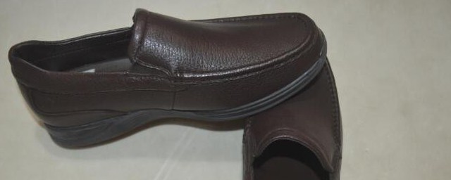 如何清洗鹿皮鞋(如何清洗鹿茸皮鞋)