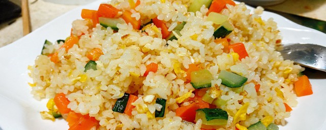 蛋炒饭正宗做法(蛋炒饭的做法)