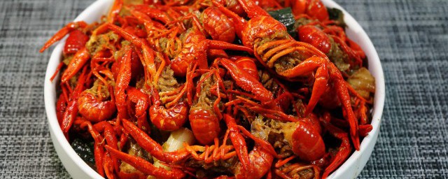 麻辣小龙虾的吃法步骤(小龙虾怎么吃法步骤)