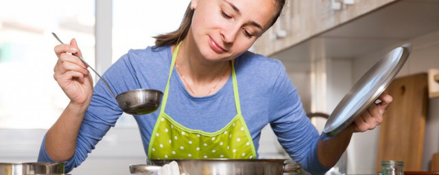 炒菜的油烟对皮肤有影响的问题(煮菜的油烟对皮肤有害吗)