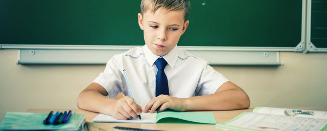 望岳原文及翻译分别是什么(望岳的译文是什么)