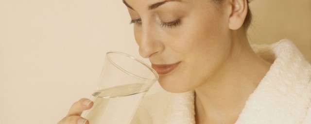 第二天体检晚上几点后不能喝水(第二天体检,头天晚上几点后不能喝水)