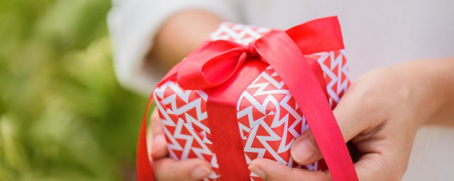 适合送男朋友的七夕礼物有哪些(送男朋友什么七夕礼物好)