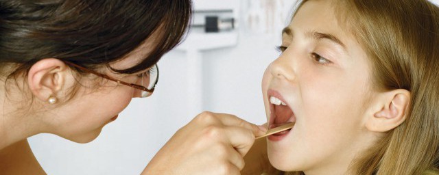 嗓子疼能吃糖吗(嗓子疼不能吃糖吗)