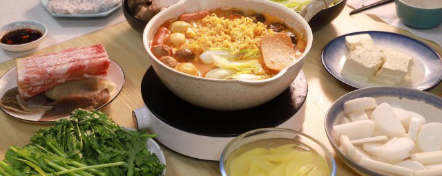 关于便秘注意的饮食禁忌(饮食上应该注意什么才能避免便秘)