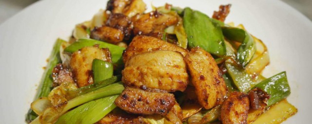 五花肉炒的配菜(五花肉配什么菜炒好吃)