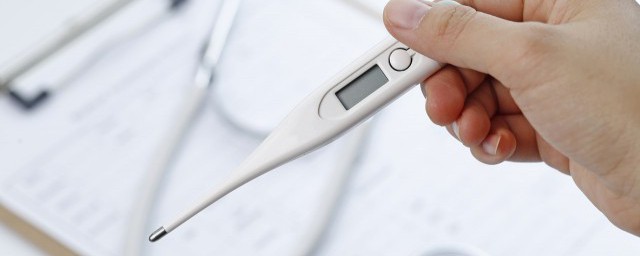 yuwell体温计使用的方法(yuwell温度计使用说明)