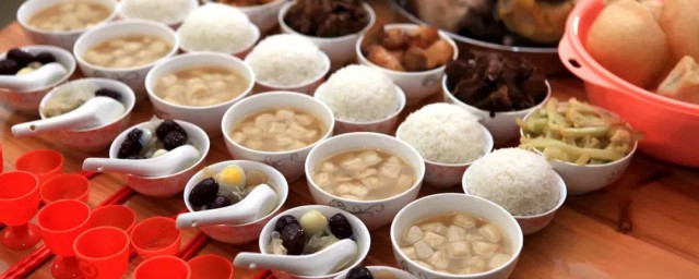 七月半吃啥传统食物(七月半做什么吃)