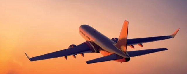 坐飞机的幽默句子(调侃坐飞机的句子)