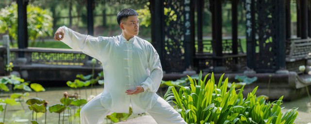 八段锦最好的练习时间(八段锦在什么时间练最好)