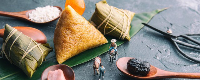 怎么做大黄米粽子(大黄米包粽子的制作方法)