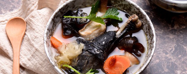 哪些人不能吃天麻炖鸡(吃天麻炖鸡的禁忌什么)