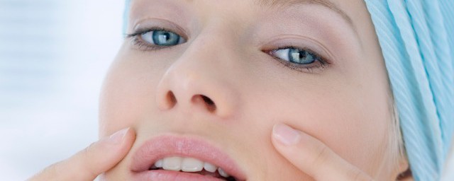 蚊香液弄在脸上的解决方法(脸碰到蚊香液咋办)