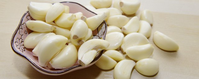 糖醋蒜可不可以用白醋腌制(用白醋腌制糖蒜的方法)