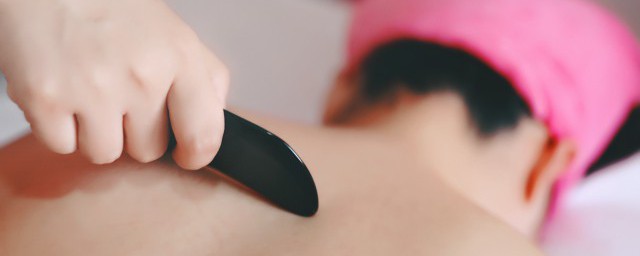 为什么刮痧后会嗓子疼(刮完痧后嗓子疼)