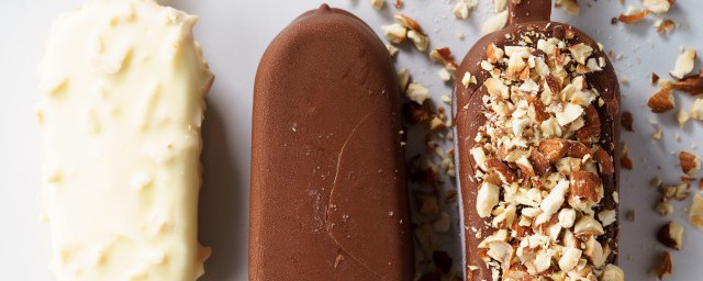 西瓜雪糕的三种做法介绍(西瓜怎么做成西瓜雪糕)