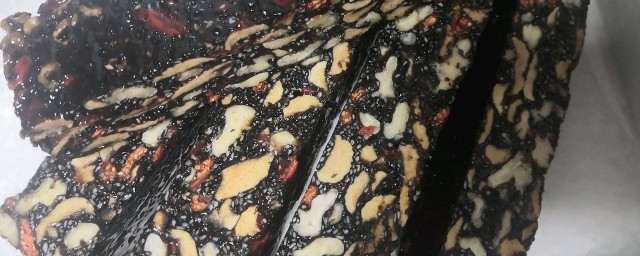 吃了过期阿胶糕有什么表现(阿胶糕过期的表现)