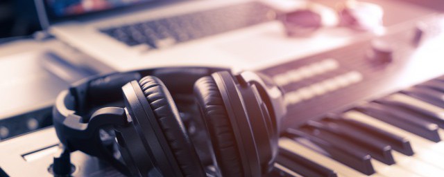 一生中最爱歌词有什么含义(一生中最爱歌词表达了什么)